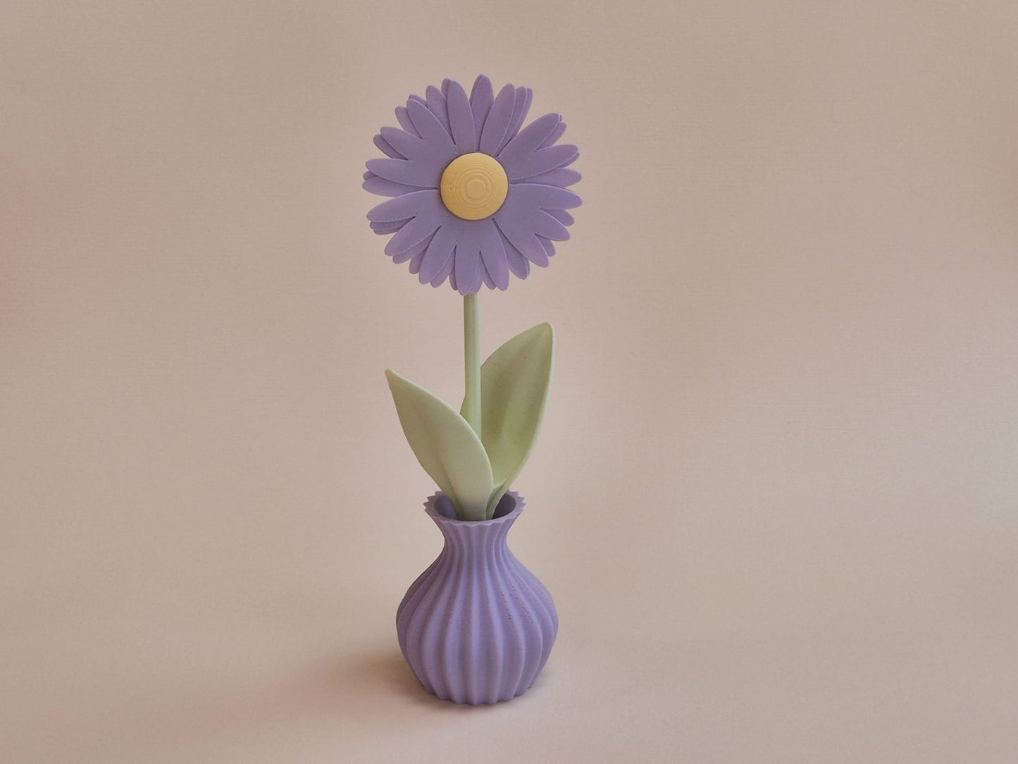 Decoratieve bloem in vaasje