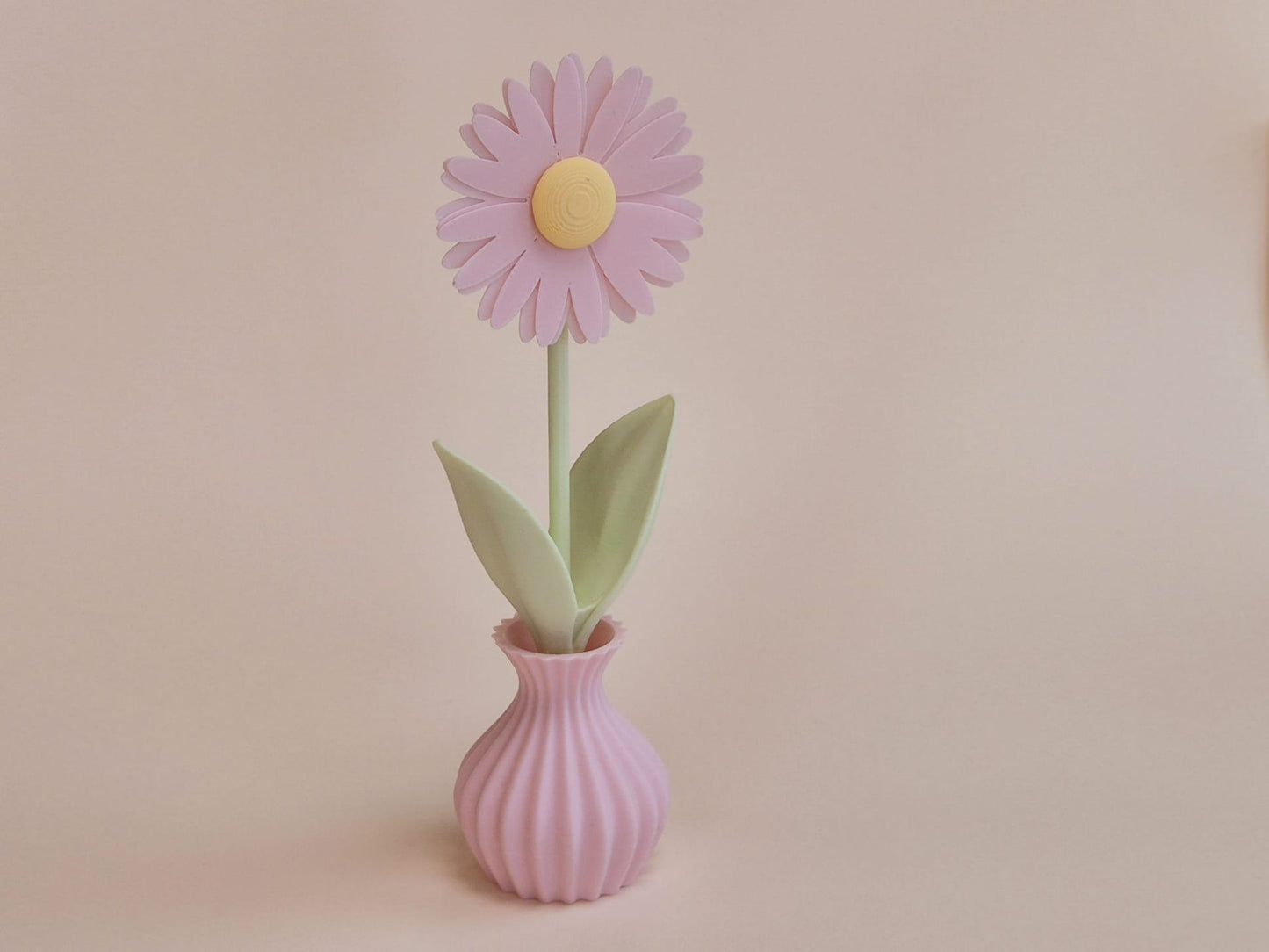 Decoratieve bloem in vaasje