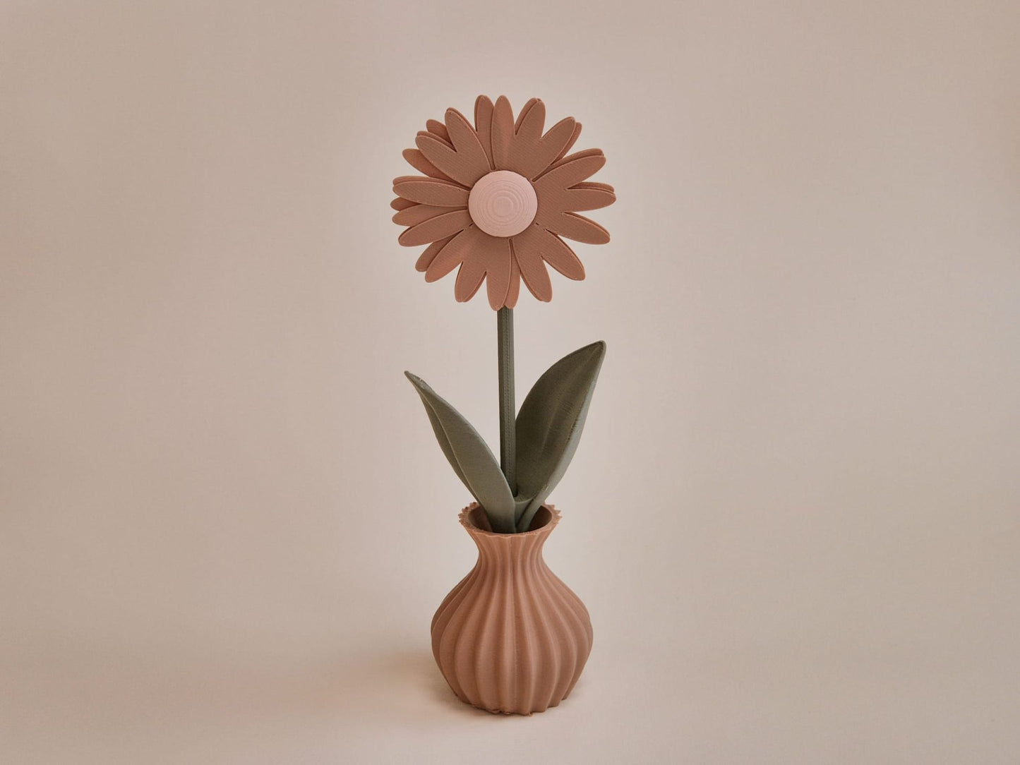 Decoratieve bloem in vaasje