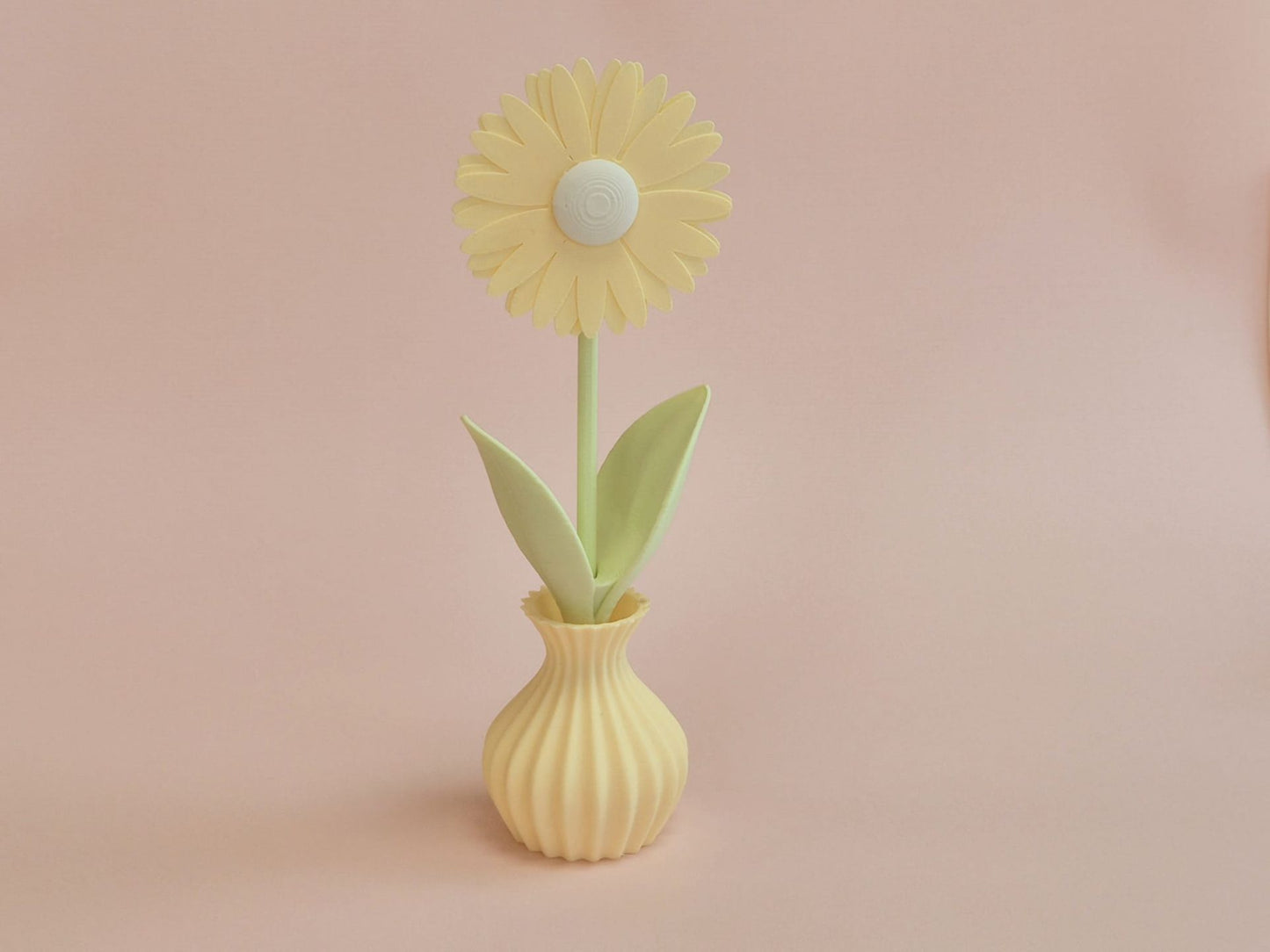Decoratieve bloem in vaasje