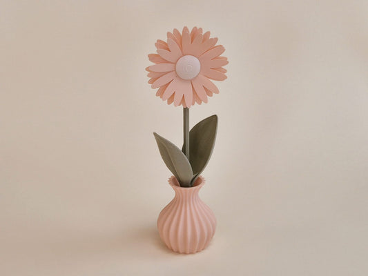 Decoratieve bloem in vaasje